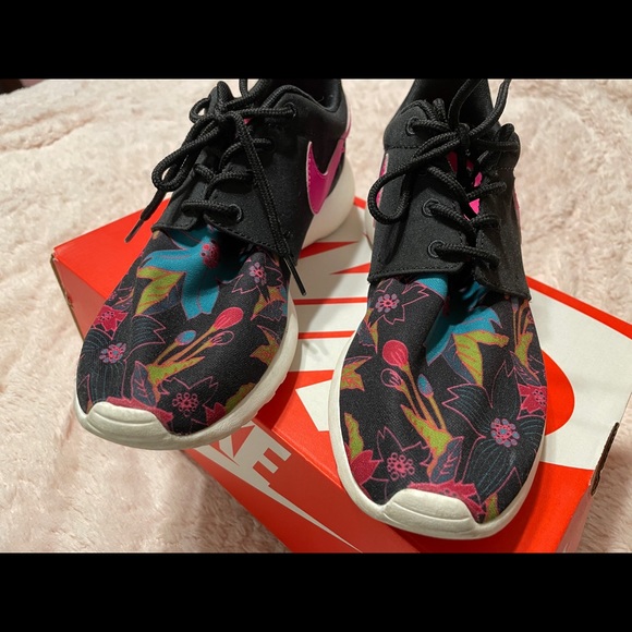 Rare Nike roshe run rosherun Aloha pack flower print black pink blue - Picture 7 of 10